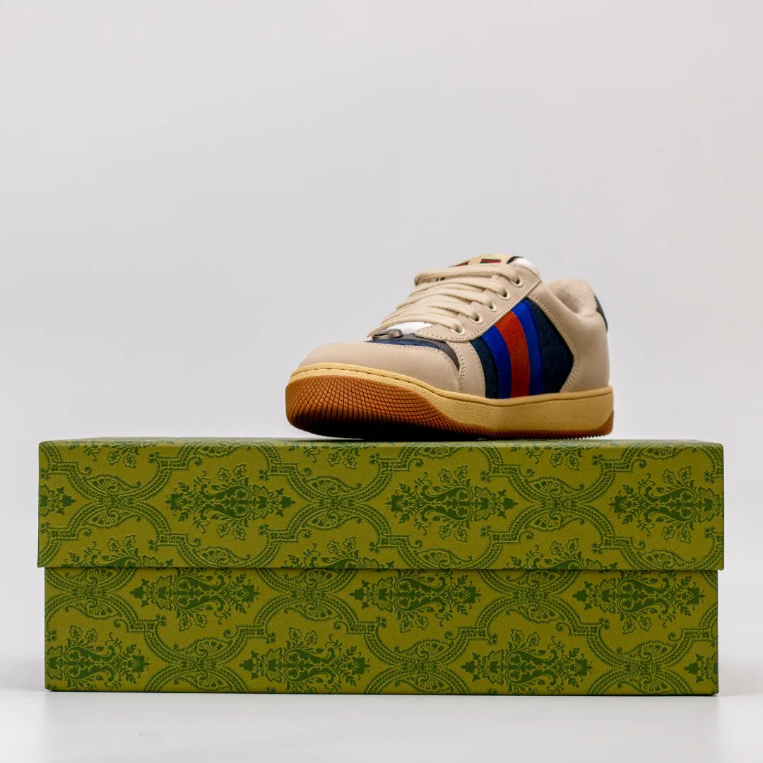 Factory price 580 [Higher version] GUCCI casual sports distressed small dirty shoes, polished cowhide fabric, hand-made distressed effect!  Original terry cloth, delicate, soft, comfortable and breathable. Privately molded steel-stamped two-color original TPU outsole (lower layer is wider, upper layer is narrower) to differentiate the wrong version of the outsole in the market. Fabric, material, outsole, detail comparison SIZE: 34-41, 38-45 regular size (women's 34, 41, men's 38, 45 customized, non-returnable and non-exchangeable) (women's colors and men's models need to be customized)